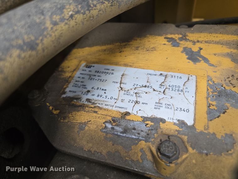 image for item EM7084 1995 Caterpillar 928F wheel loader