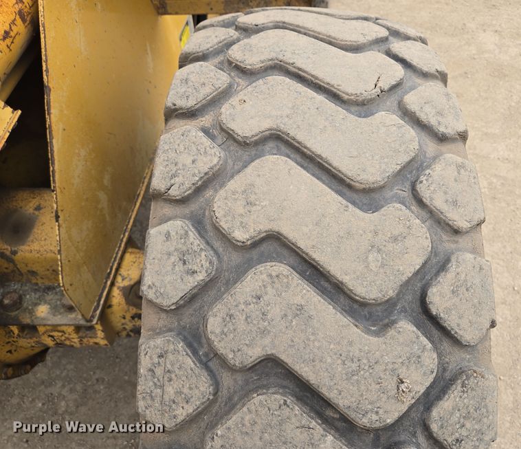image for item EM7084 1995 Caterpillar 928F wheel loader