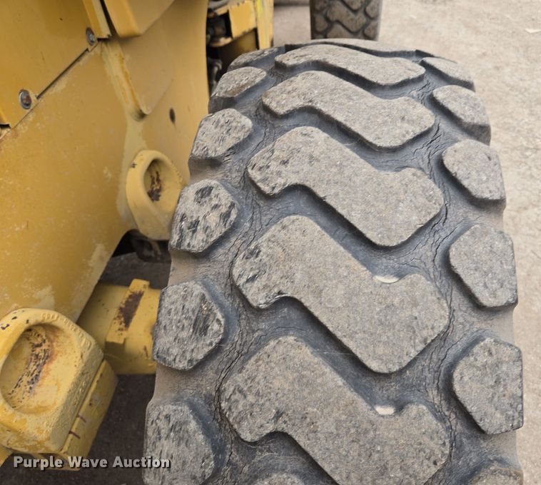 image for item EM7084 1995 Caterpillar 928F wheel loader