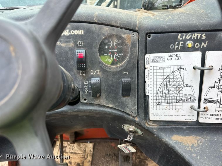 image for item EN3014 2005 JLG G9-43A telehandler