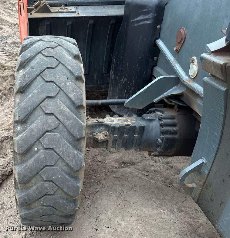 image for item EN3014 2005 JLG G9-43A telehandler