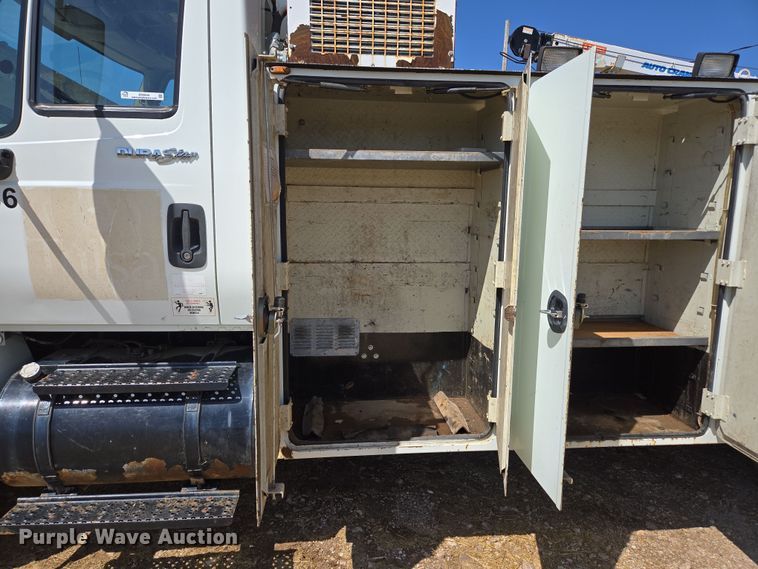 image for item EN3604 2009 International 4400 SBA utility / service truck