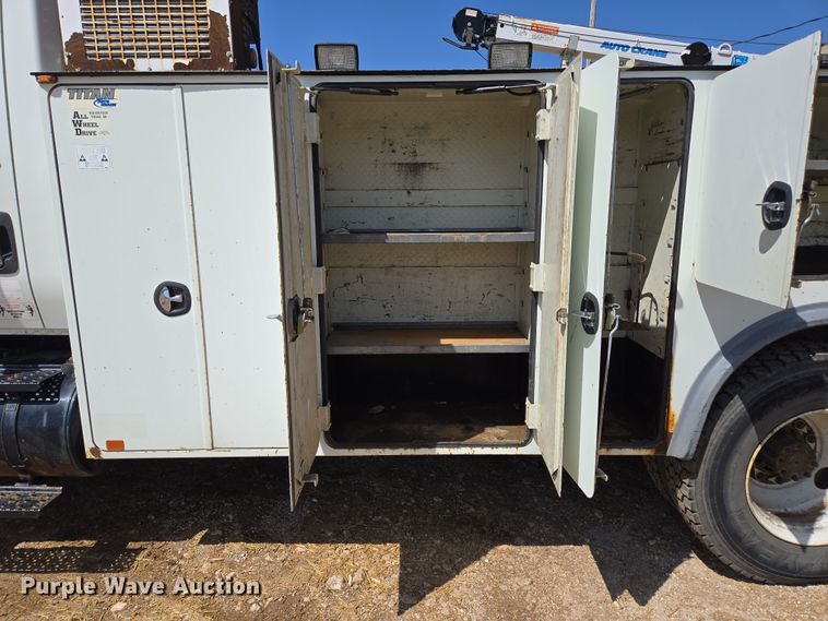 image for item EN3604 2009 International 4400 SBA utility / service truck