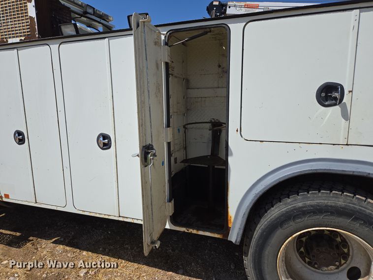 image for item EN3604 2009 International 4400 SBA utility / service truck