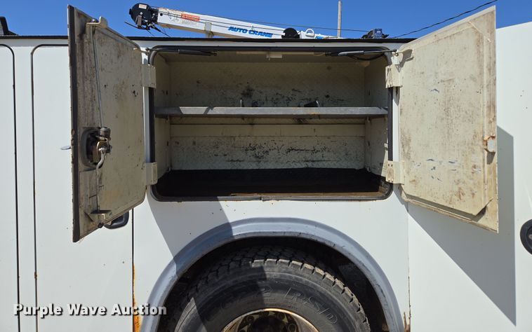 image for item EN3604 2009 International 4400 SBA utility / service truck