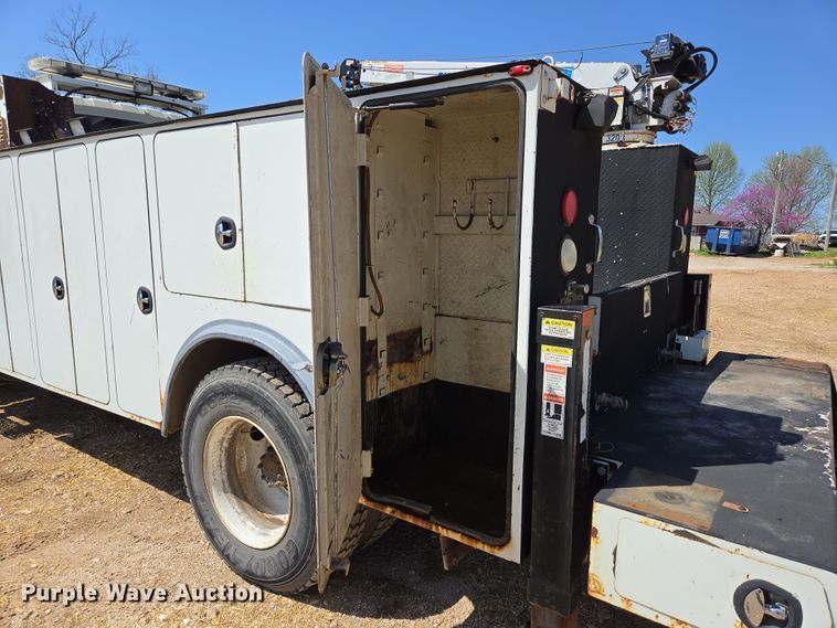 image for item EN3604 2009 International 4400 SBA utility / service truck