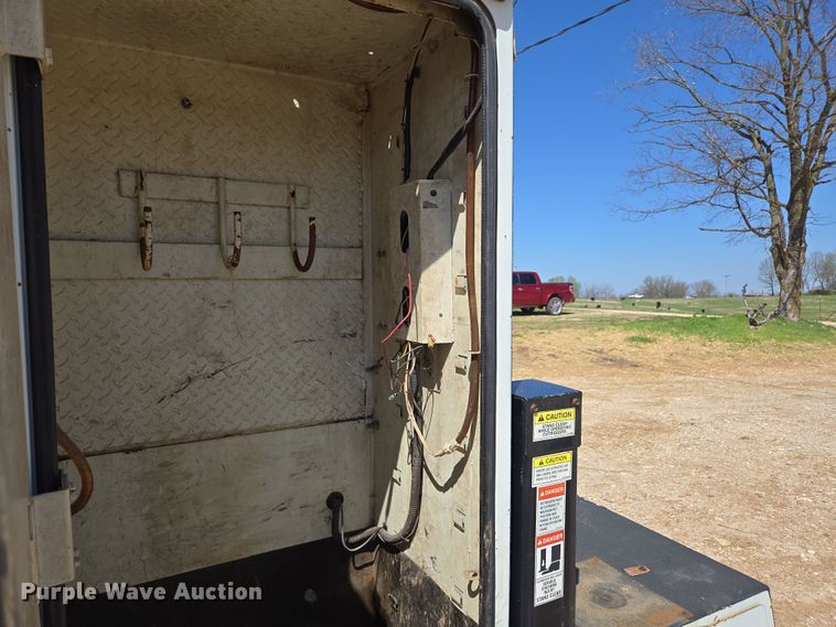 image for item EN3604 2009 International 4400 SBA utility / service truck