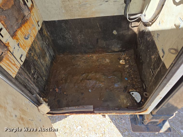 image for item EN3604 2009 International 4400 SBA utility / service truck