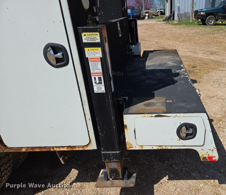 image for item EN3604 2009 International 4400 SBA utility / service truck