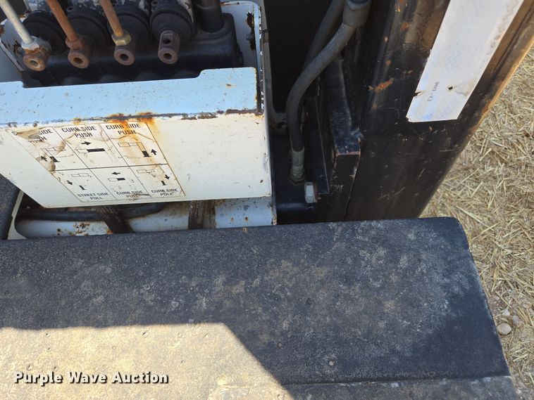 image for item EN3604 2009 International 4400 SBA utility / service truck