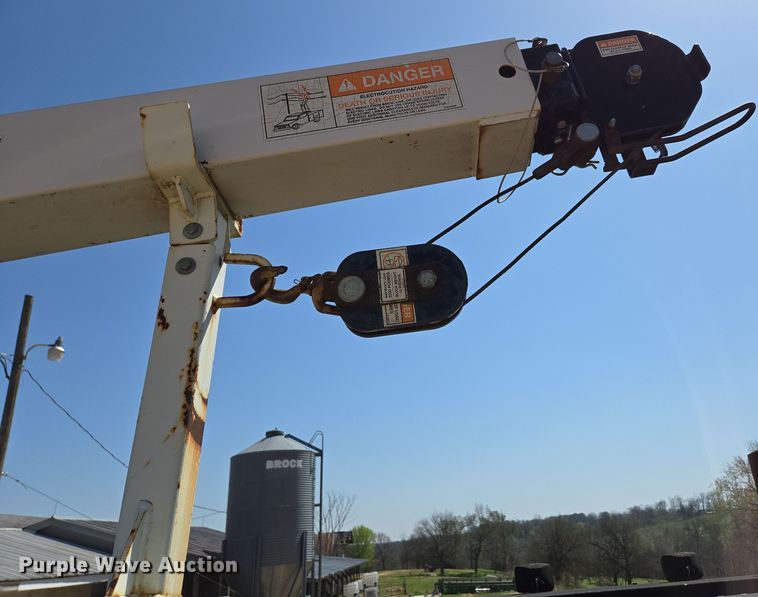 image for item EN3604 2009 International 4400 SBA utility / service truck