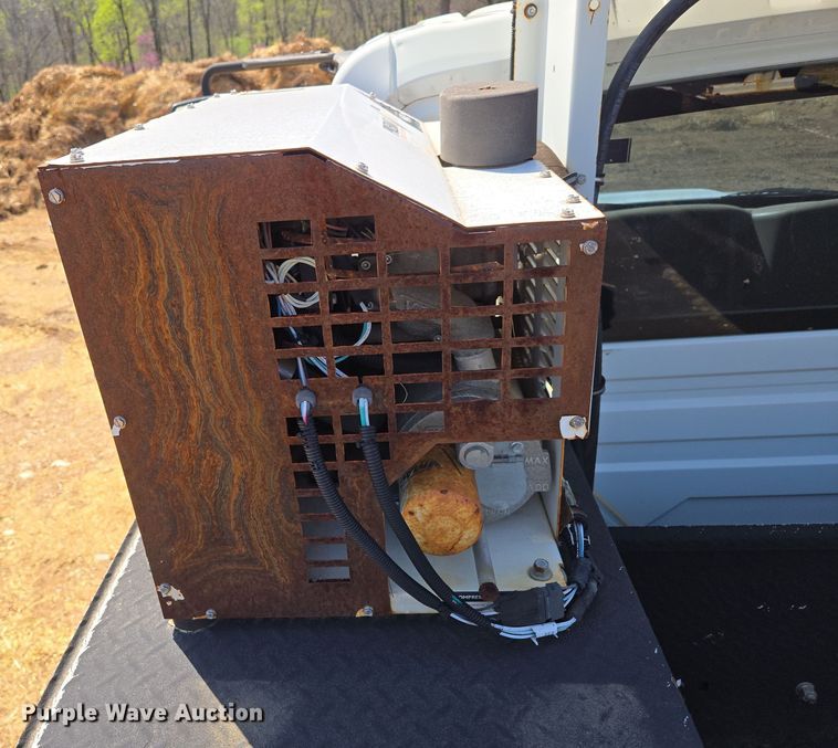 image for item EN3604 2009 International 4400 SBA utility / service truck