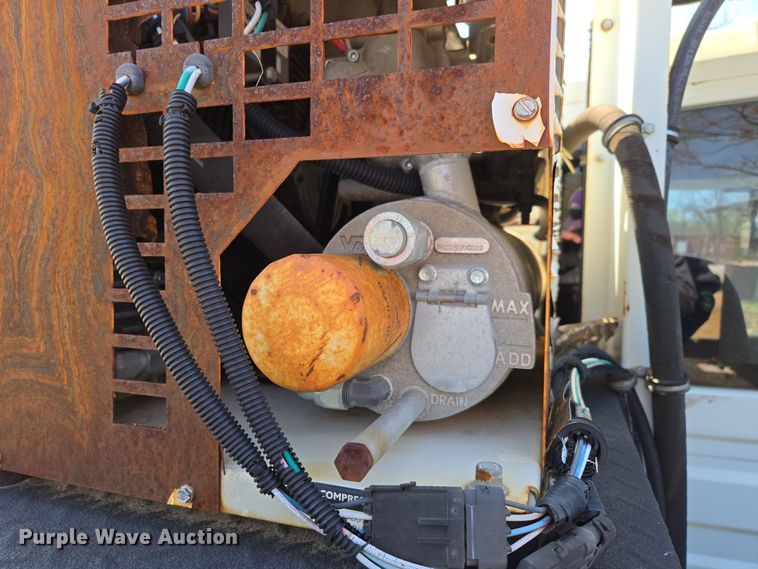 image for item EN3604 2009 International 4400 SBA utility / service truck