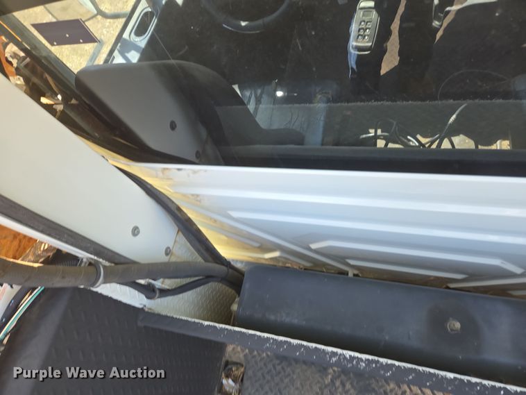 image for item EN3604 2009 International 4400 SBA utility / service truck