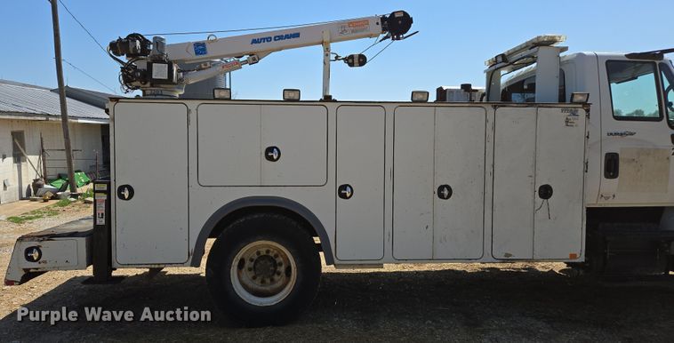 image for item EN3604 2009 International 4400 SBA utility / service truck