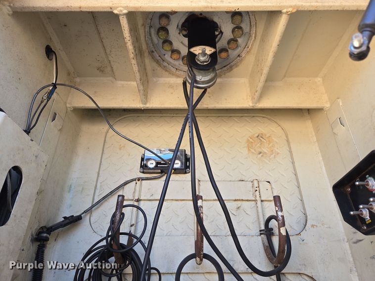 image for item EN3604 2009 International 4400 SBA utility / service truck