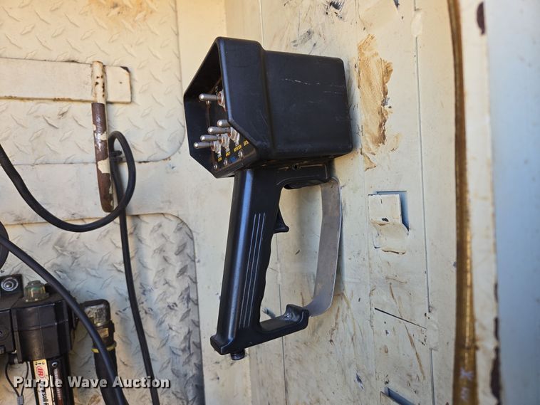 image for item EN3604 2009 International 4400 SBA utility / service truck