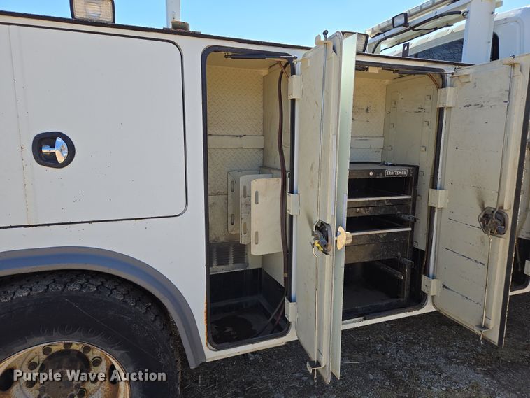 image for item EN3604 2009 International 4400 SBA utility / service truck