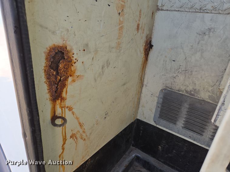 image for item EN3604 2009 International 4400 SBA utility / service truck