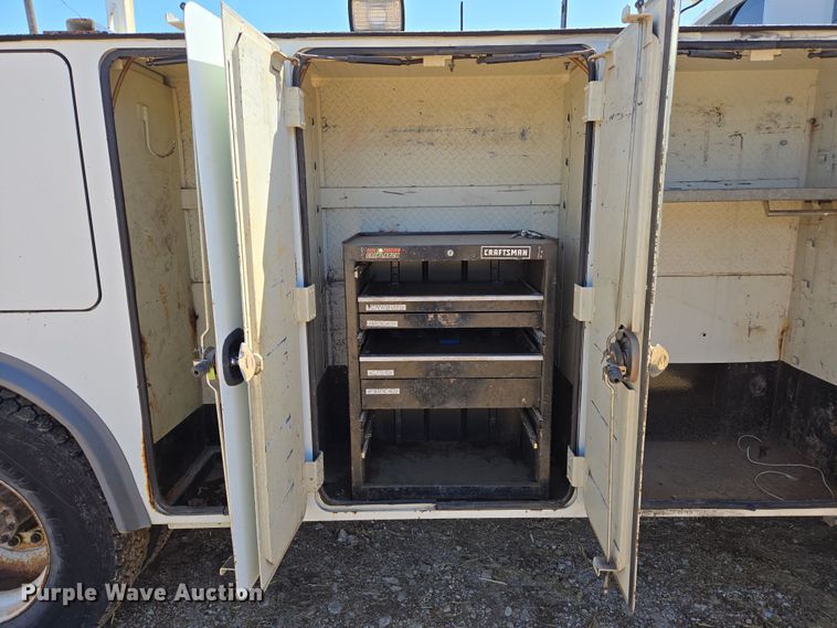 image for item EN3604 2009 International 4400 SBA utility / service truck