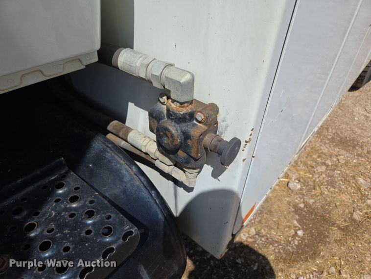 image for item EN3604 2009 International 4400 SBA utility / service truck