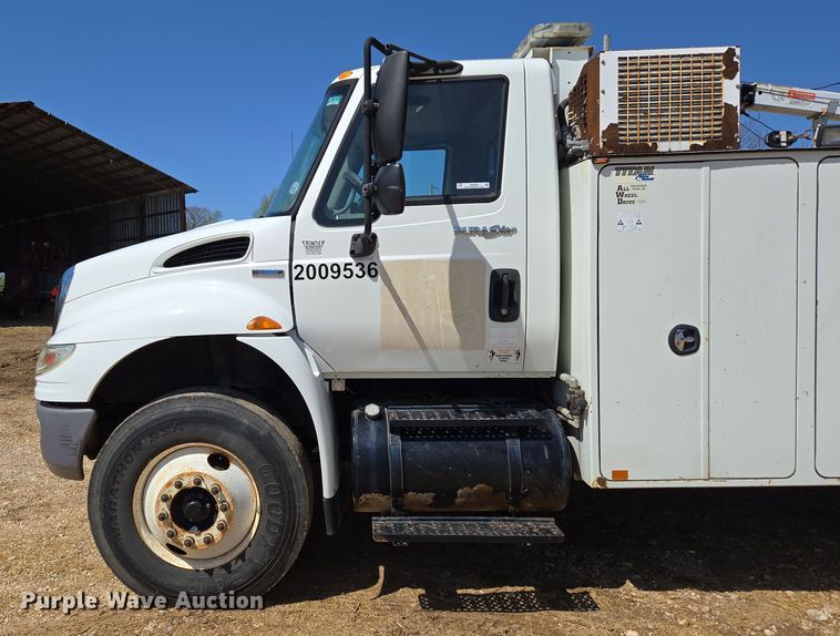 image for item EN3604 2009 International 4400 SBA utility / service truck