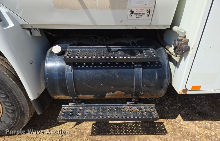 image for item EN3604 2009 International 4400 SBA utility / service truck