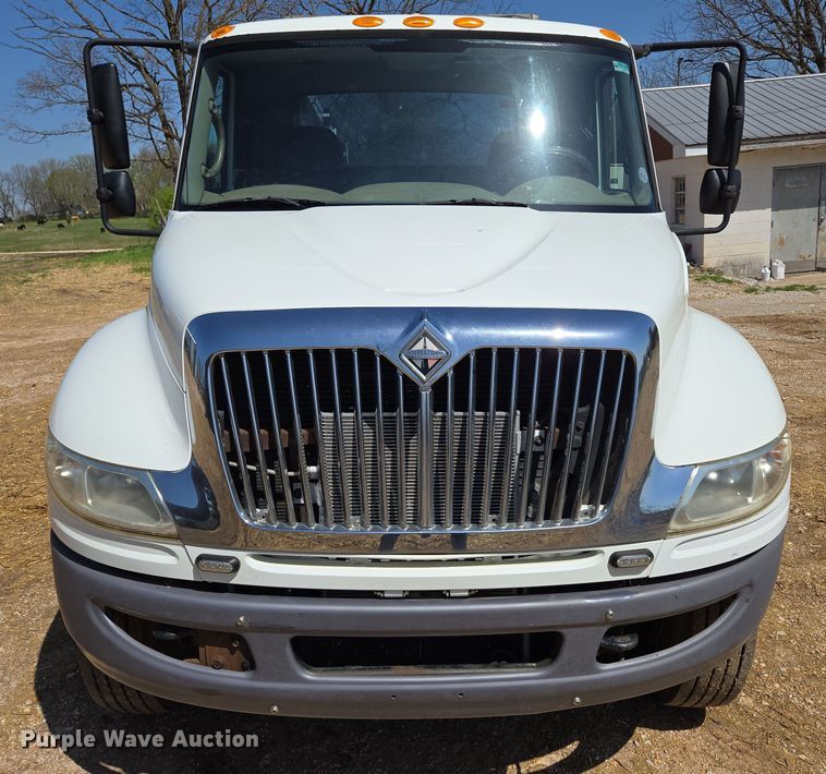 image for item EN3604 2009 International 4400 SBA utility / service truck