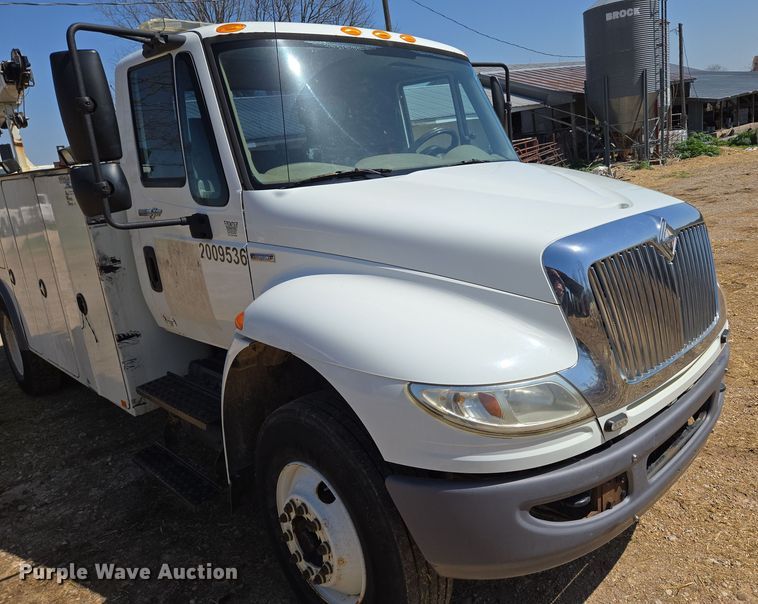 image for item EN3604 2009 International 4400 SBA utility / service truck