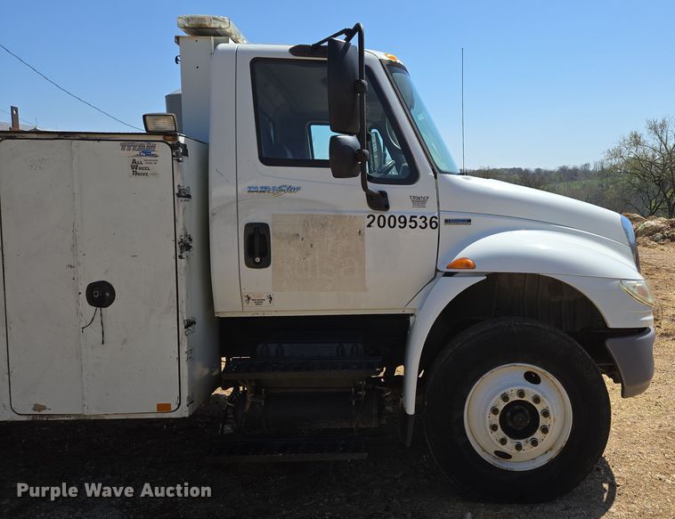 image for item EN3604 2009 International 4400 SBA utility / service truck