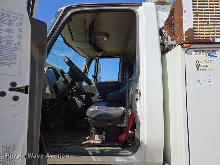 image for item EN3604 2009 International 4400 SBA utility / service truck