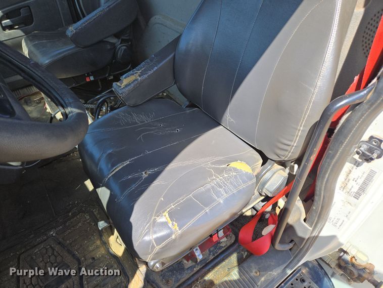 image for item EN3604 2009 International 4400 SBA utility / service truck