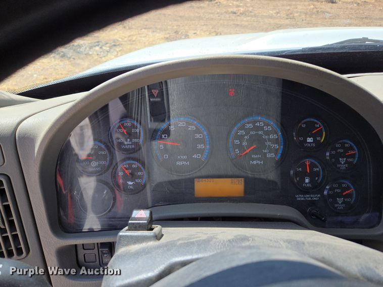 image for item EN3604 2009 International 4400 SBA utility / service truck