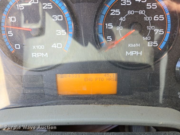 image for item EN3604 2009 International 4400 SBA utility / service truck