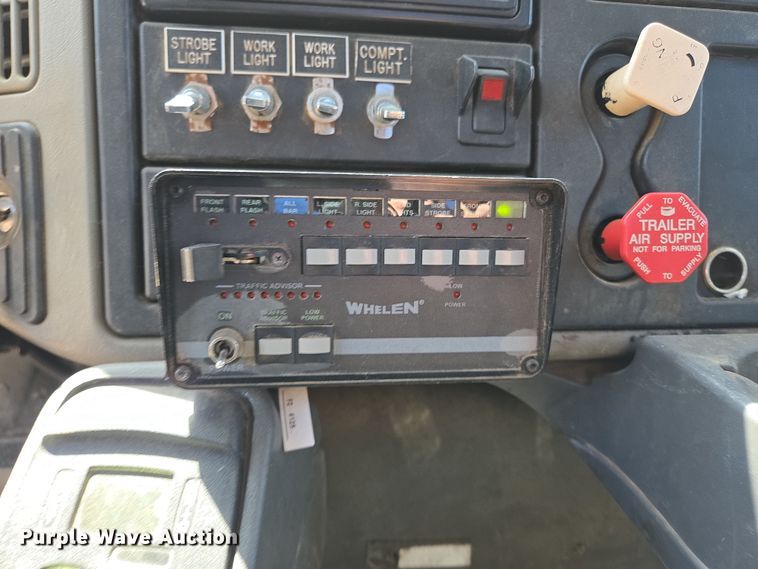 image for item EN3604 2009 International 4400 SBA utility / service truck