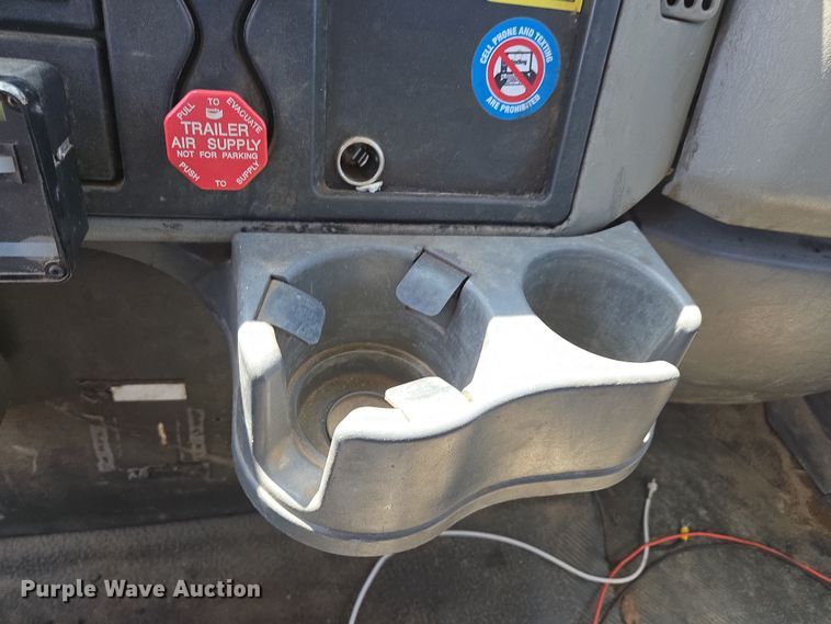 image for item EN3604 2009 International 4400 SBA utility / service truck