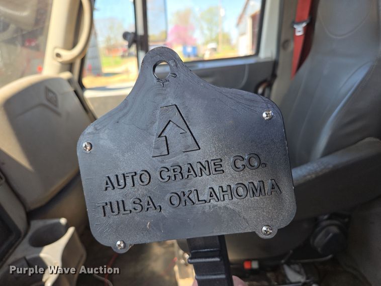 image for item EN3604 2009 International 4400 SBA utility / service truck