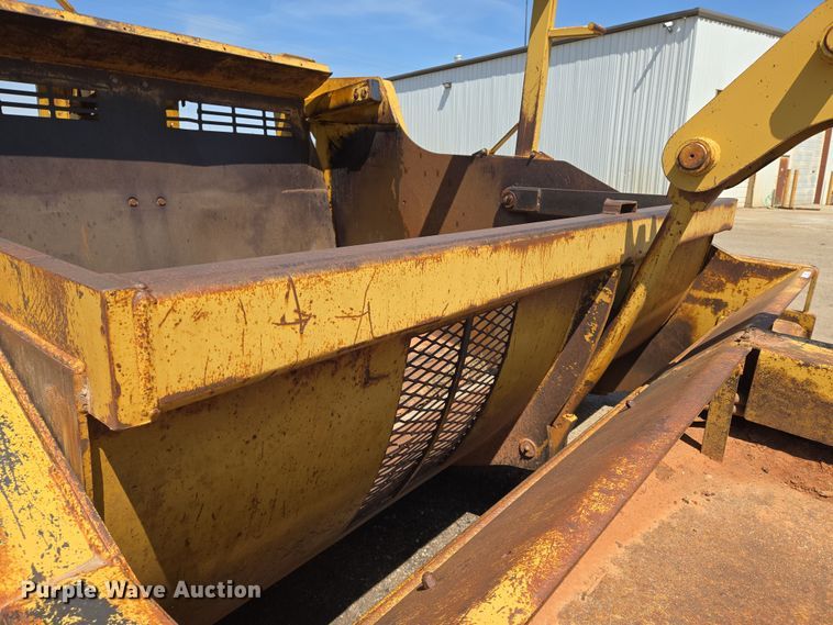 image for item EN8889 2000 Icon 17C Earthmover  scraper