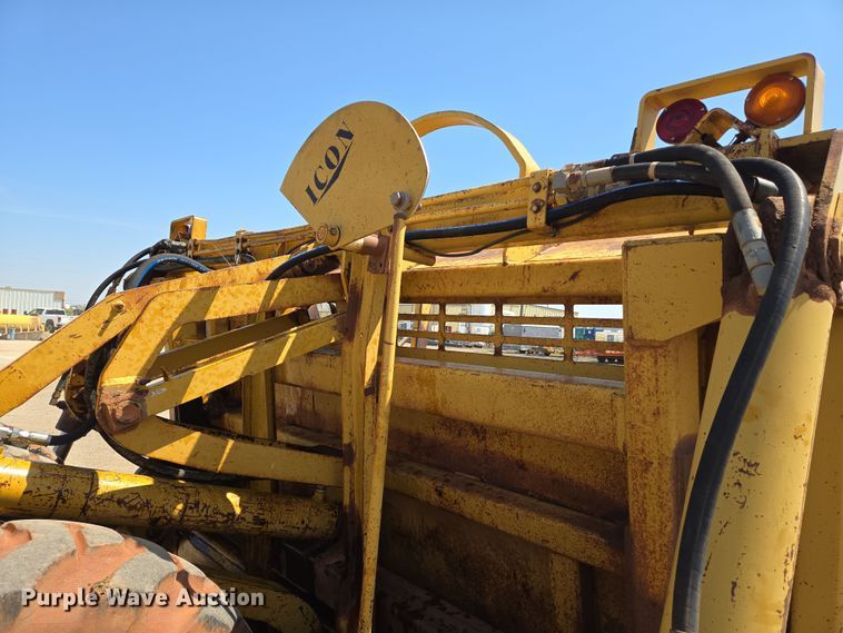 image for item EN8889 2000 Icon 17C Earthmover  scraper