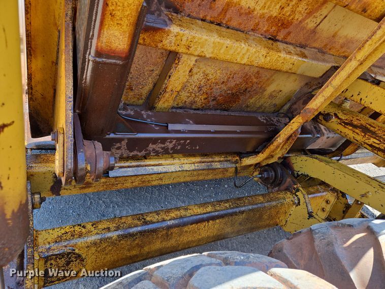 image for item EN8889 2000 Icon 17C Earthmover  scraper