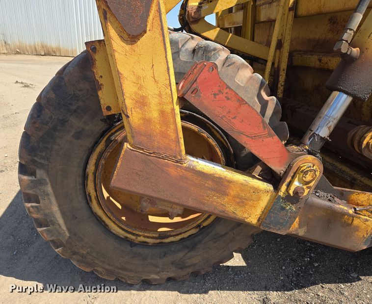 image for item EN8889 2000 Icon 17C Earthmover  scraper