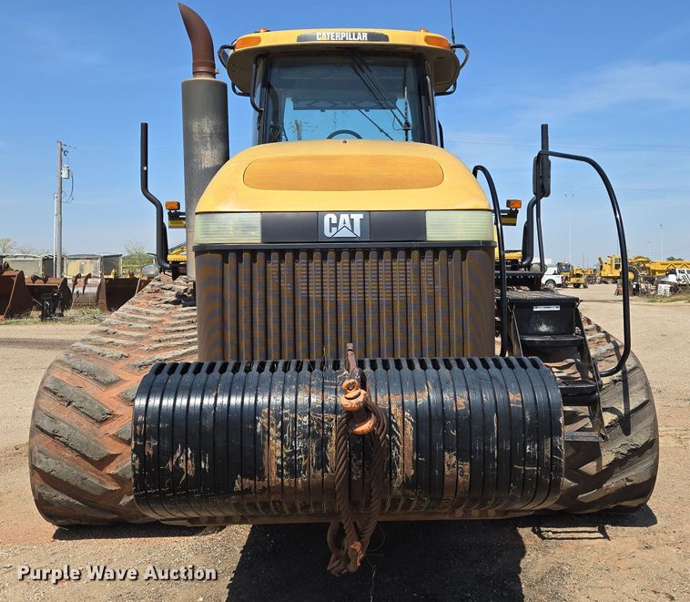 image for item EN8890 2004 Caterpillar  Challenger MT855 tractor