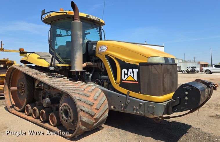 image for item EN8890 2004 Caterpillar  Challenger MT855 tractor