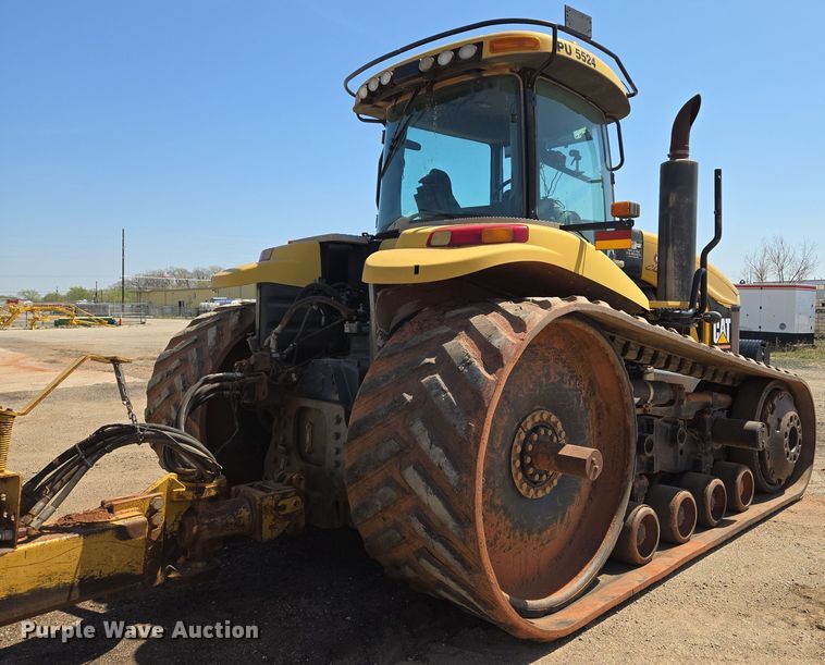 image for item EN8890 2004 Caterpillar  Challenger MT855 tractor