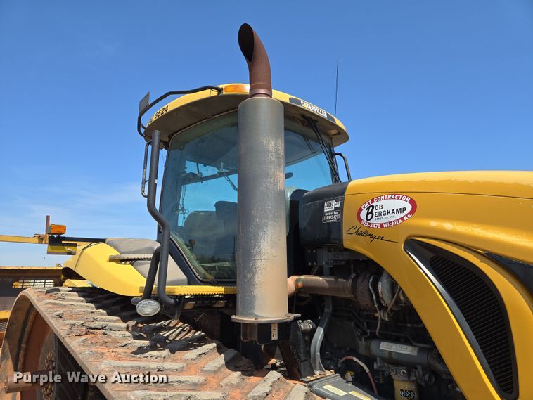 image for item EN8890 2004 Caterpillar  Challenger MT855 tractor