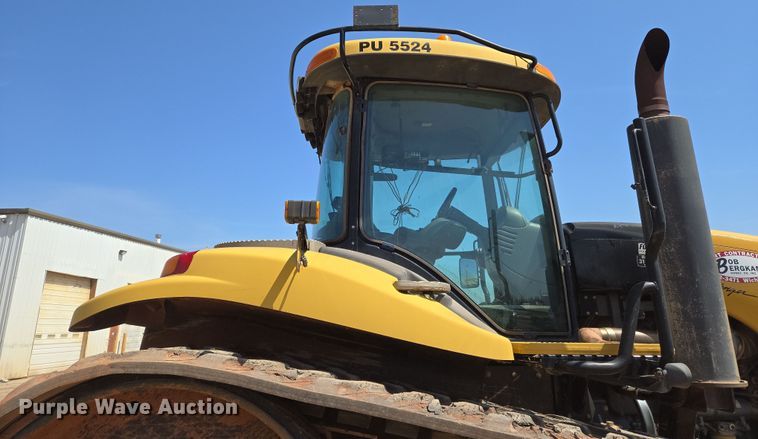 image for item EN8890 2004 Caterpillar  Challenger MT855 tractor