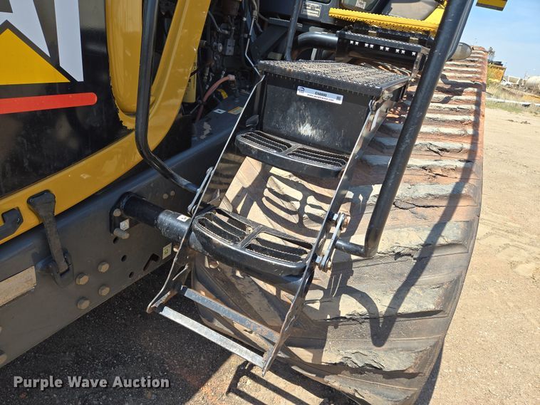 image for item EN8890 2004 Caterpillar  Challenger MT855 tractor