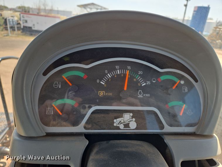 image for item EN8890 2004 Caterpillar  Challenger MT855 tractor