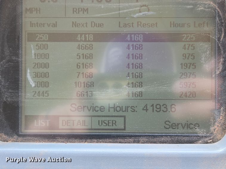 image for item EN8890 2004 Caterpillar  Challenger MT855 tractor