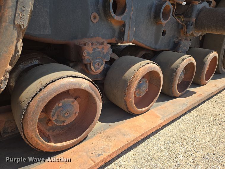 image for item EN8890 2004 Caterpillar  Challenger MT855 tractor